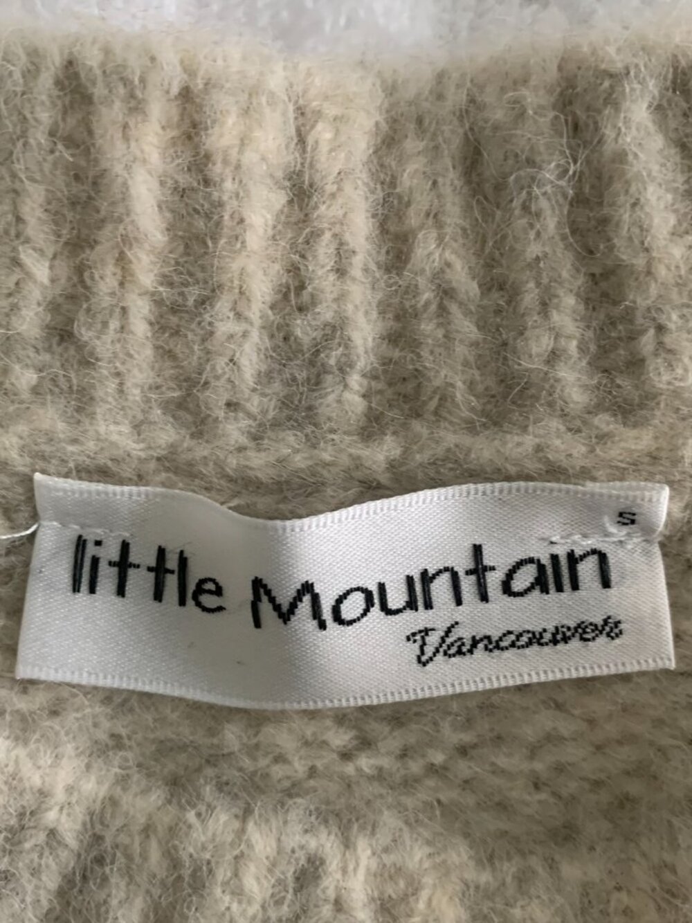 Little Mountain womens sweater - Picture 3 of 8